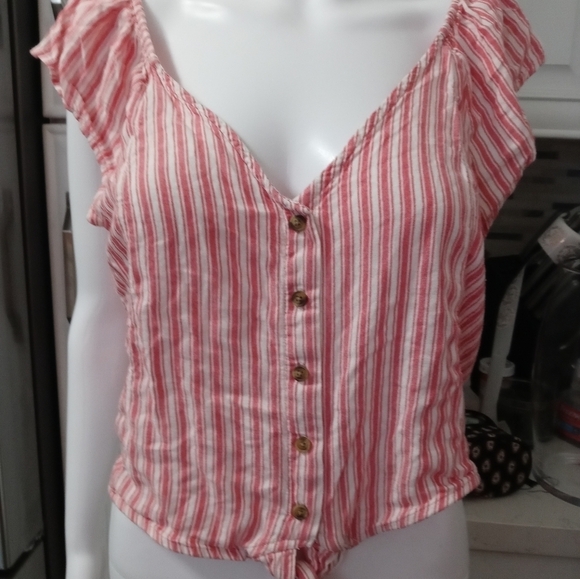 AMERICAN EAGLE OFF THE SHOULDER BUTTON FRONT CANDY CANE STRIPE V NECK CROP TOP - Picture 5 of 9